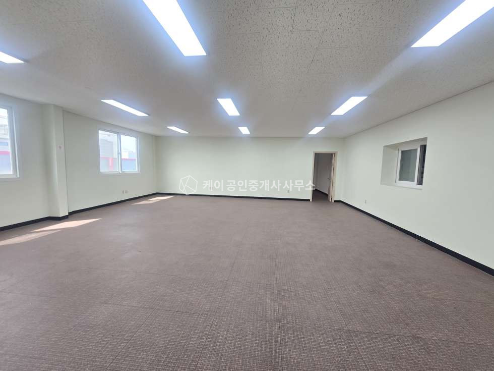 인천 서해구 원창동 제1,제2동 인천 북항 공장, 사무실, 사옥, 높은층고, 약200평이상 월세 매물번호 12997 사진 6