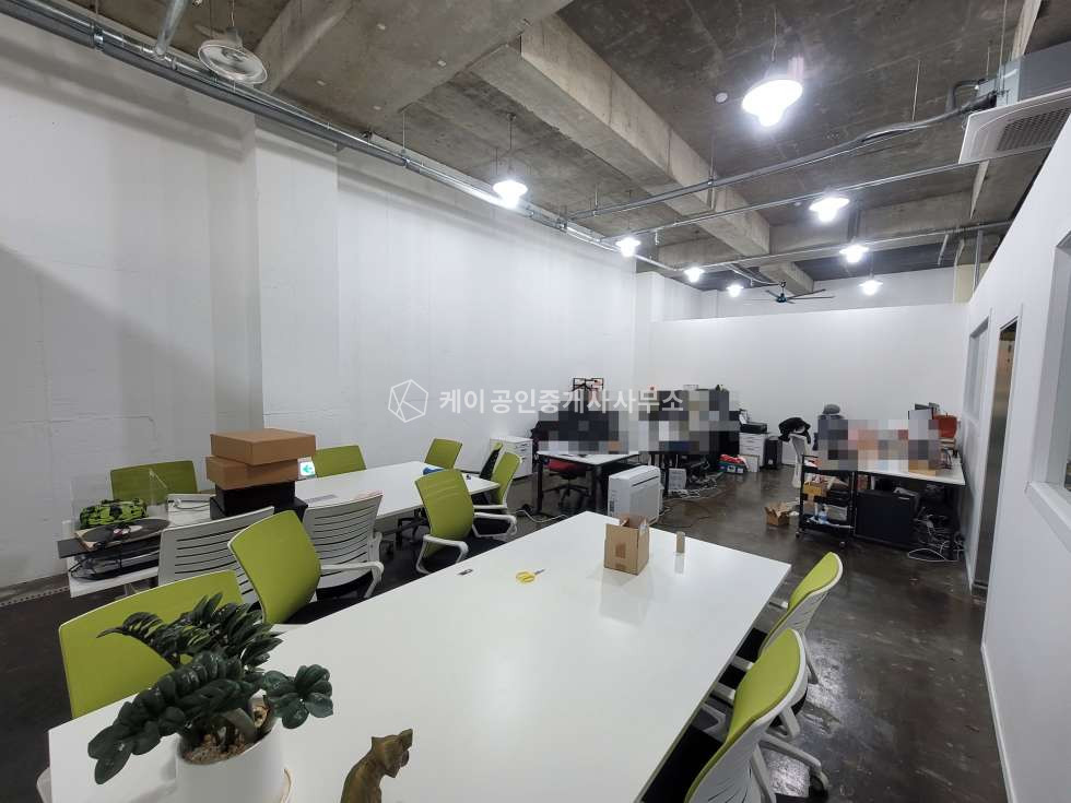 경기 파주시 신촌동 C동 파주 문발ic 3분, 연249평 공장 (1, 2층 각 124평씩 ), 하수직관, 상수도 사용, 화물EV, 고전력, 내부사무실 월세 매물번호 11000 사진 23