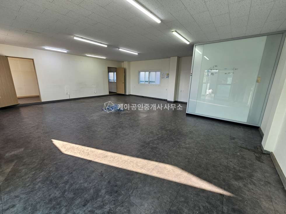 경기 고양일산서구 구산동 송산IC 2분거리, 회전교차로 접, 광고효과 접근성 최고, 넓은 단독마당, 츄레라가능, 88평 통공장 월세 매물번호 12830 사진 9
