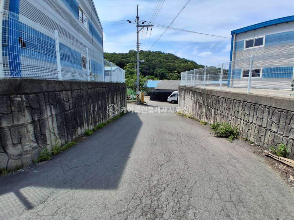 경기 고양일산동구 사리현동 1종근생, 105평+105평, 내부 사무실, 단독마당, 대형차량, 빠른 입주 가능 월세 매물번호 13212 사진 18