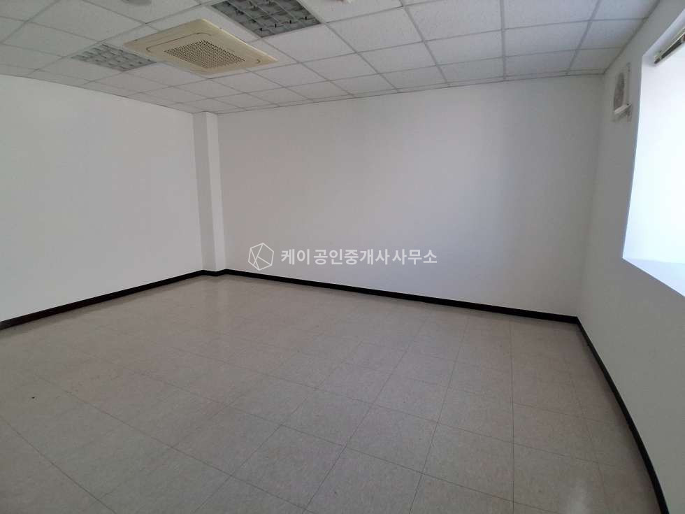 경기 김포시 대곶면 대벽리 기둥없는 통 516평+2층 57평, 층고 16.4m, 전차량 진입가능, 구내식당, 숙소 완비 월세 매물번호 13216 사진 11